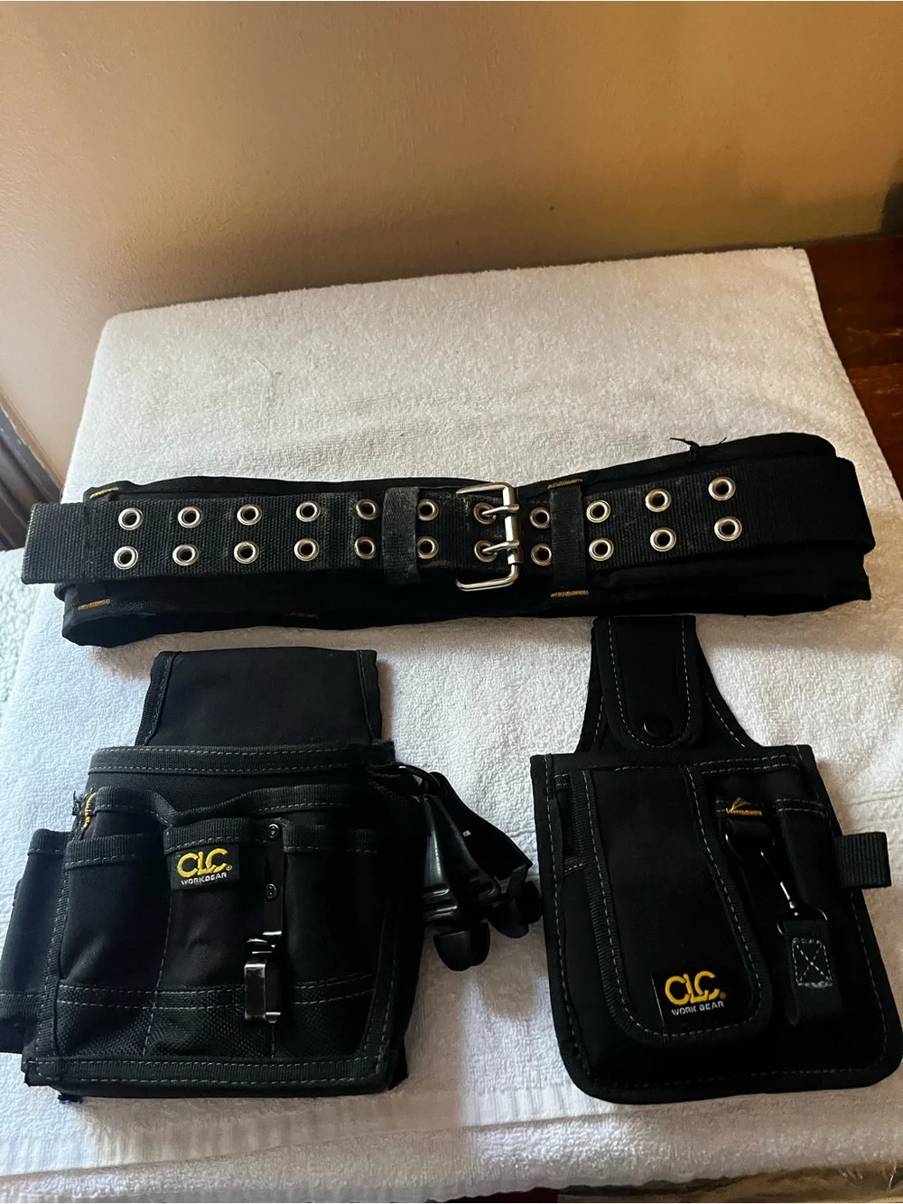 CLC Tool Belt & 2 Tool Pouches